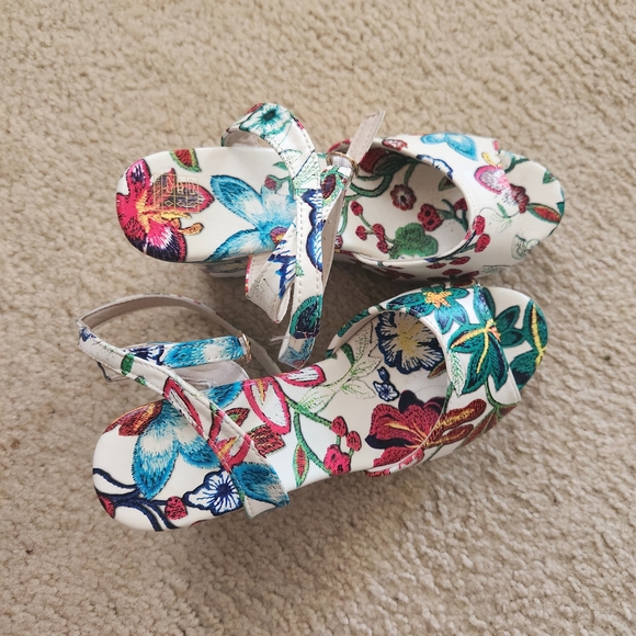 Floral Wedge Heel Sandals - Picture 3 of 3